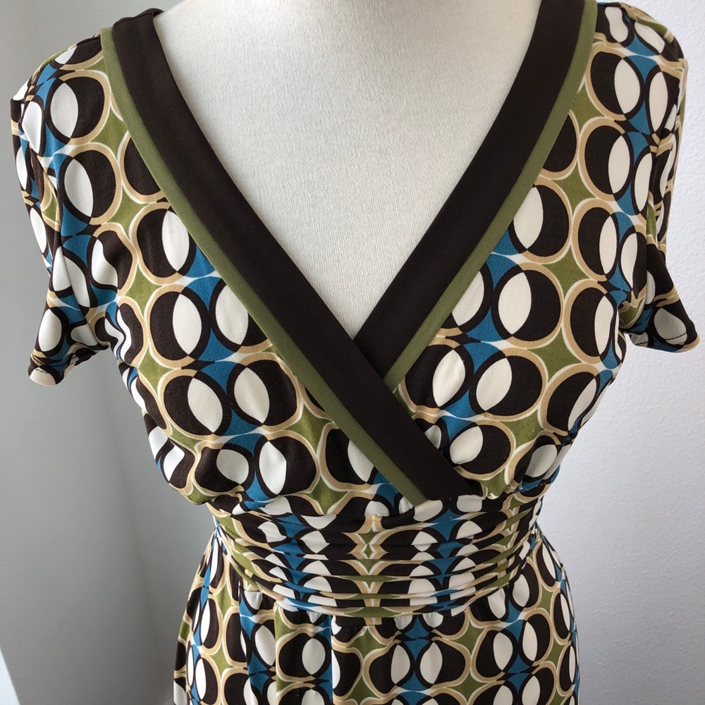 Adorable v-neck retro print short sleeve dress